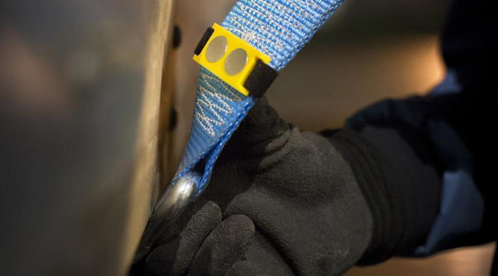 How To Use Ratchet Straps, A Comprehensive Guide – Nationwide Trailer ...