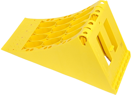 Large Wheel Chock (L467mm x W198mm x H225mm) with steel grip strip, designed for large commercial vehicles, featuring robust honeycomb-reinforced construction.