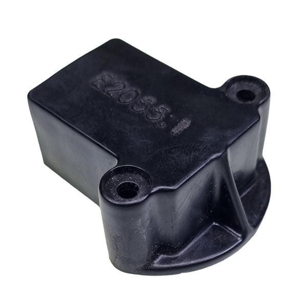Housing contact E0830 x1, a black plastic object with holes, compatible with E0830 contact, designed for commercial trailer and vehicle applications.