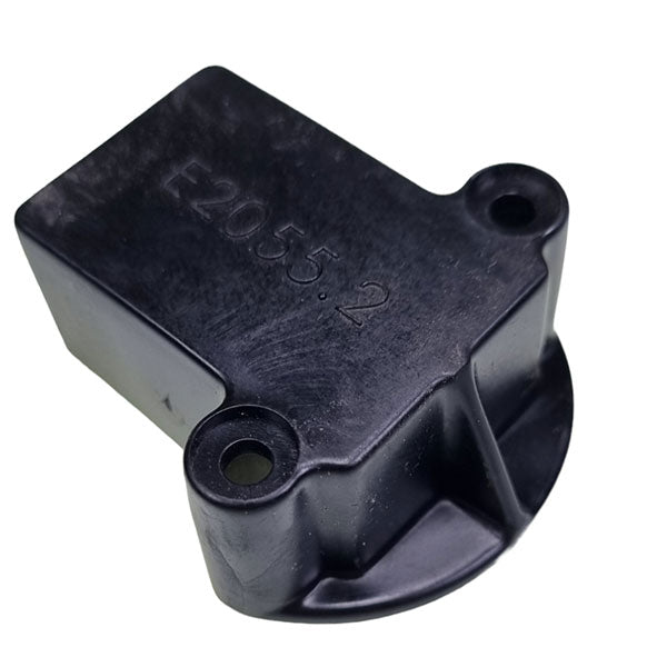 Housing contact E0830 x2: Black plastic component with holes, suitable for accommodating two E0830 contacts, ideal for commercial trailer and vehicle applications.