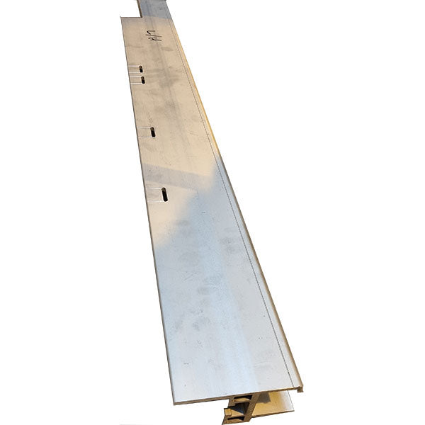 Side profile left AL215 VO.15: a long aluminum beam with holes, designed for VO.15 lifts, showcasing the left hand platform side profile.