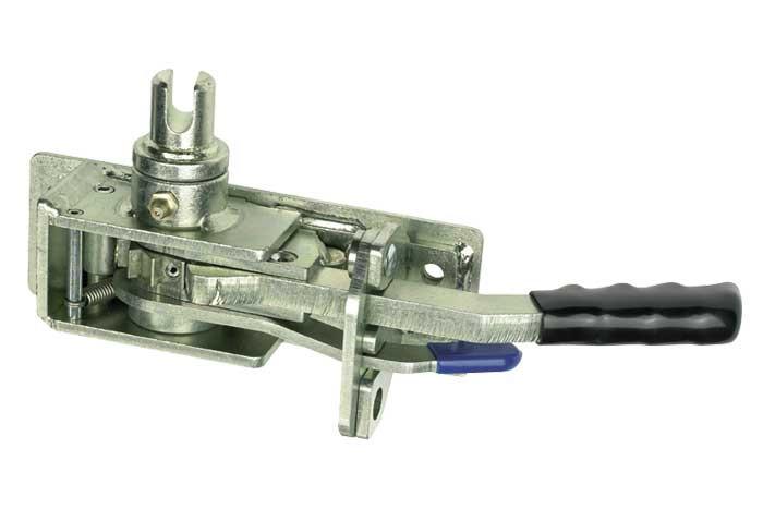 Close-up of the R45D Ratchet Tensioner featuring a metal latch, cranked lever, and pawl release, designed for Montracon Trailers.